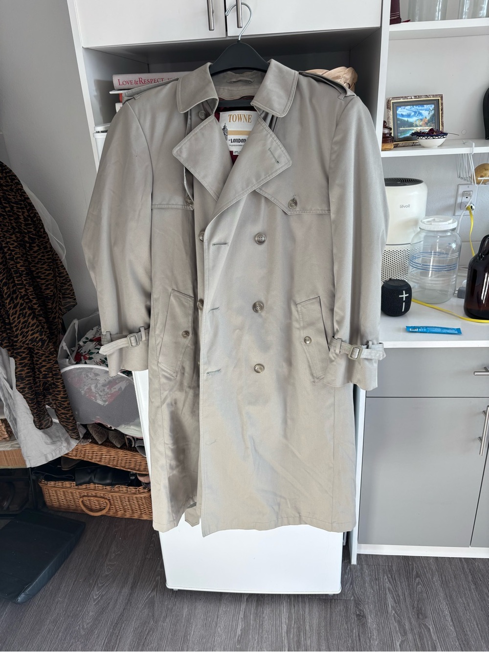 Mint condition Double-Breasted Beige Trench Coat for Men